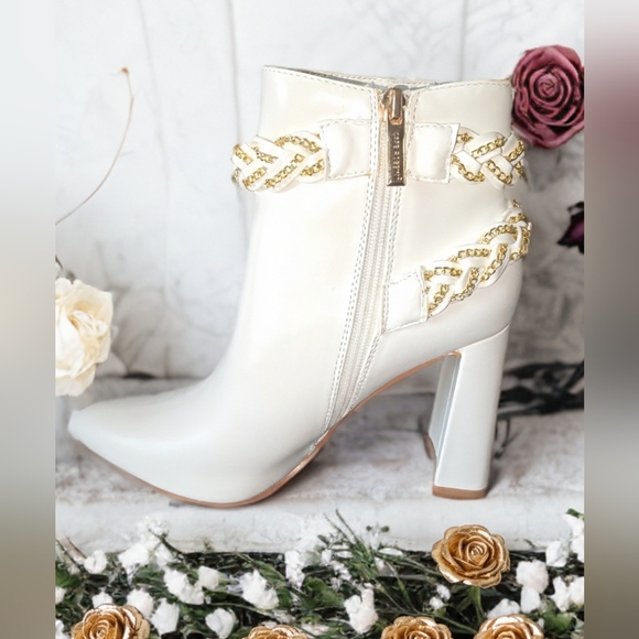 Elegant White and Gold Women's Ankle Boots - Picture 2 of 6